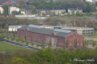 Alsdorf-Mitte, Carl-von-Ossietzky-Straße, Foto-Nr. 3, 21.04.2009<br />"Langhaus"<br />Aufgenommen von der Bergehalde Noppenberg
