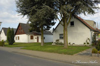 Begau, Alter Römerweg, Foto-Nr. 8, 10.04.2009<br />Typische Siedlungshäuser in der Begau
