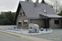 Begau, Alter Römerweg, Foto-Nr. 39, 10.04.2009<br />Steingarten