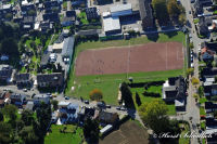 Broicher Siedlung, Blick auf die Broicher Siedlung, Foto-Nr. 3, 01.10.2011<br />Sportplatz Broicher Siedlung