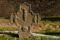 Sehenswürdigkeiten, Kriegergedächtniskapelle mit den alten Grabkreuzen, Foto-Nr. 15, 15.03.2011|50.87791075,6.16194069